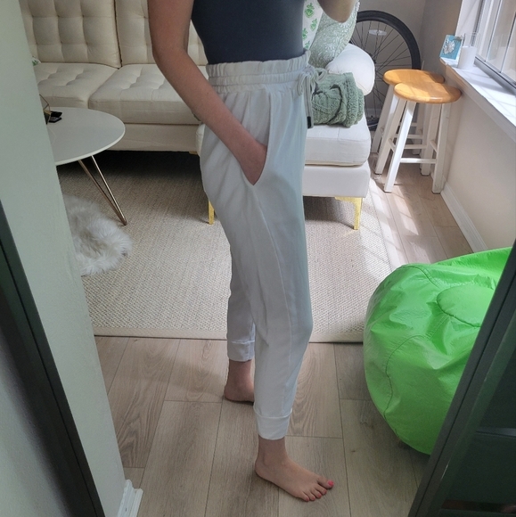 Stateside | White Capri Jogger - Picture 4 of 7